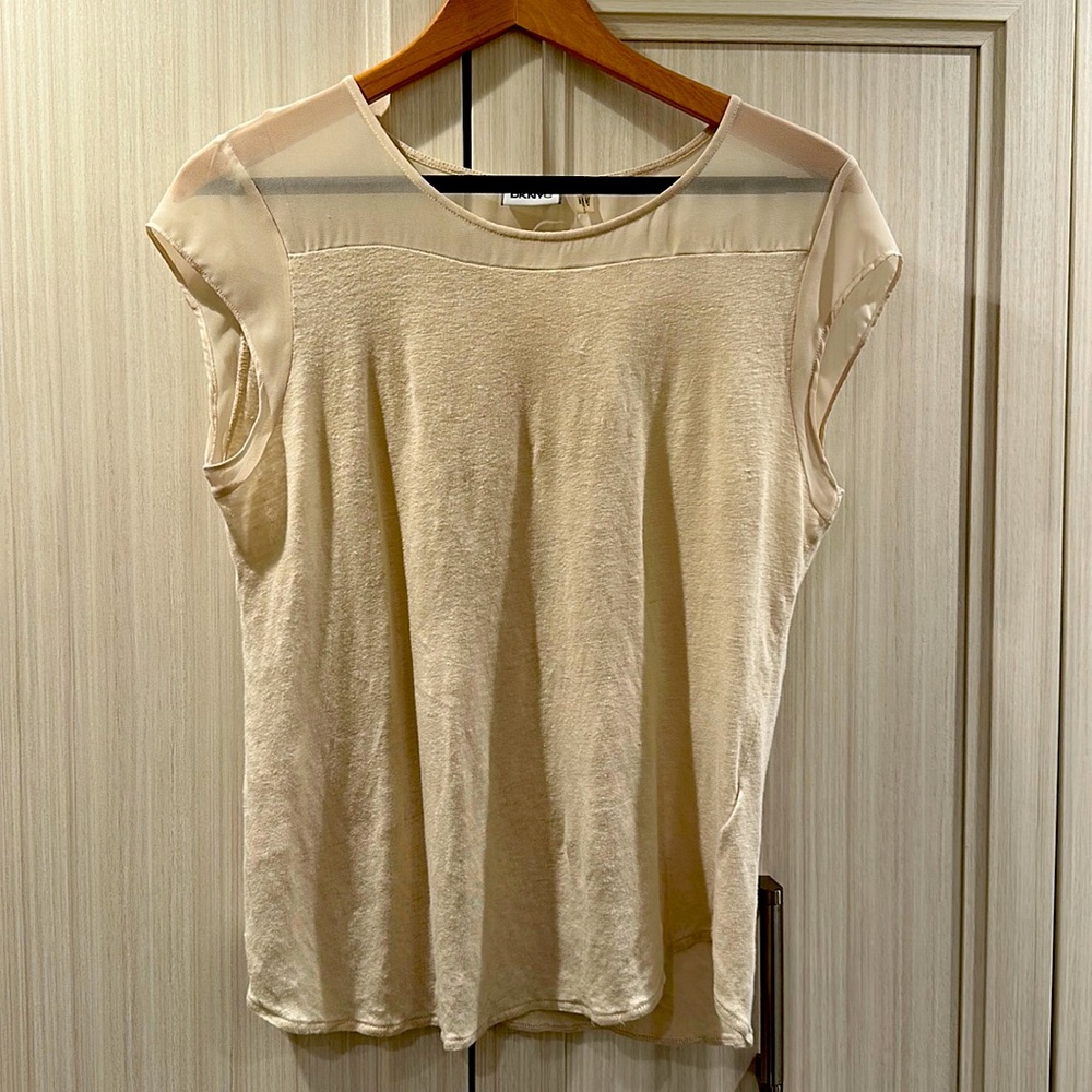 DKNY NYC Linen Cream Top!